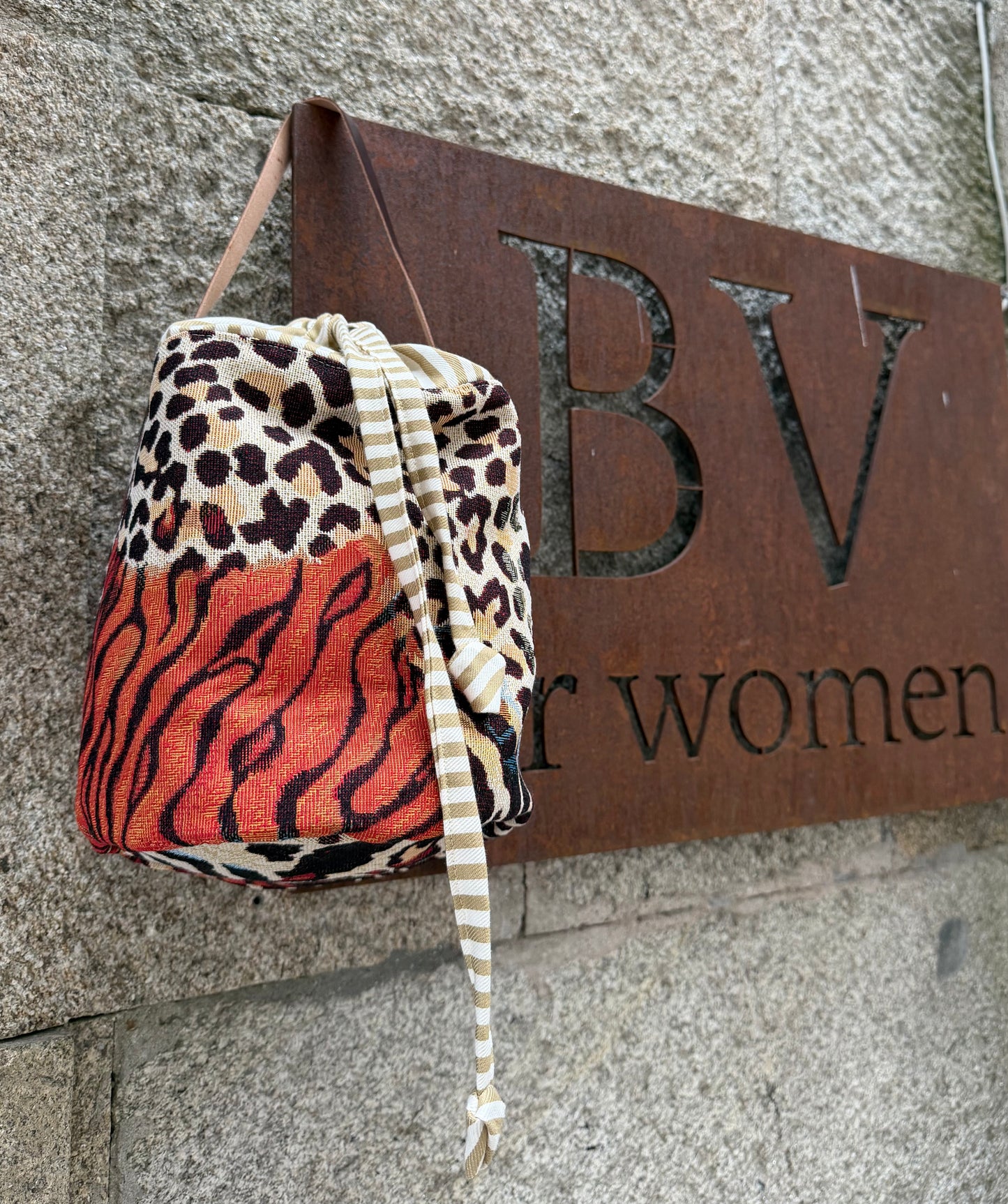 Bolso cubo animal print